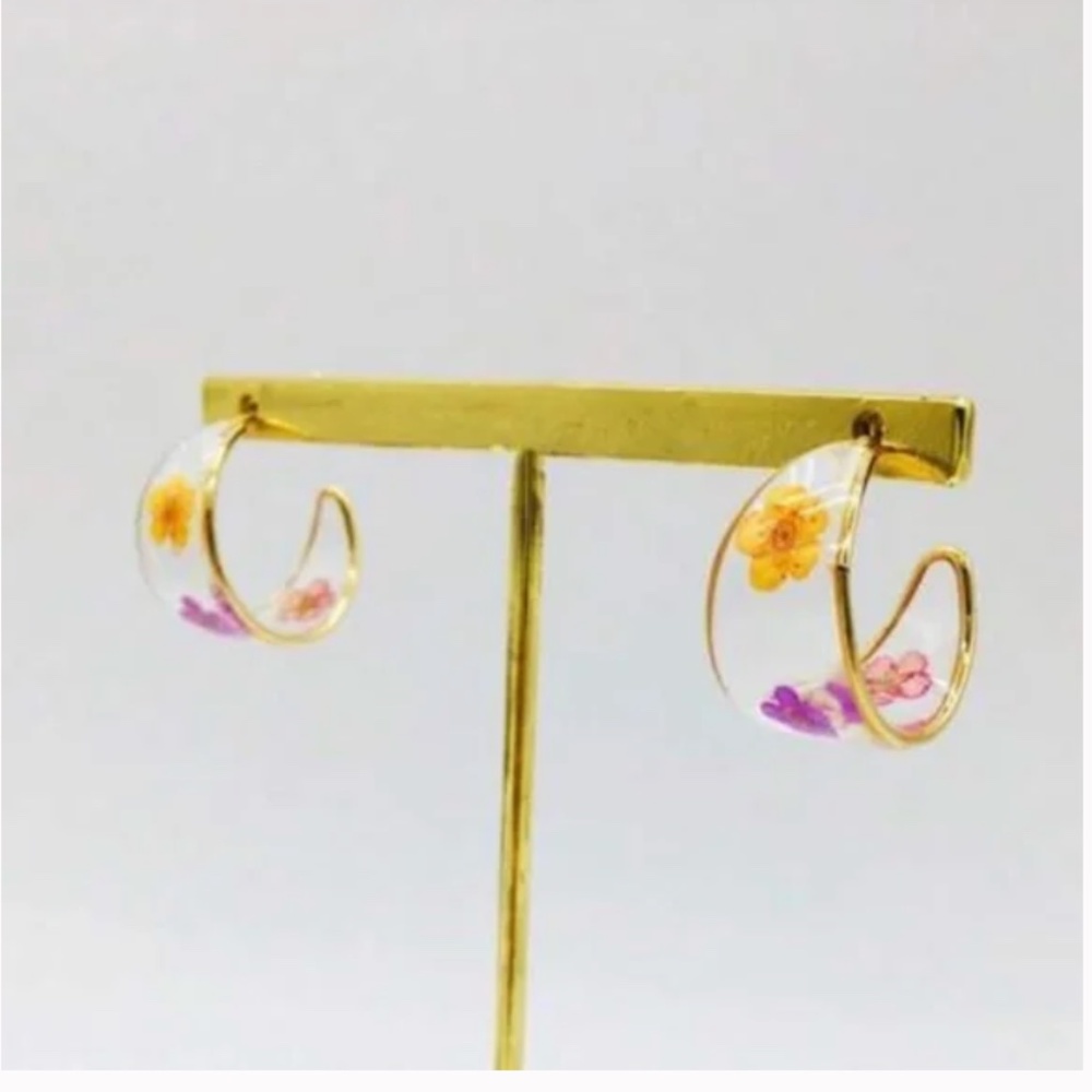 Free Dried Flower Hoop Moon Chic Hipster Hippie Art Artsy Hip Farm Earrings View 3